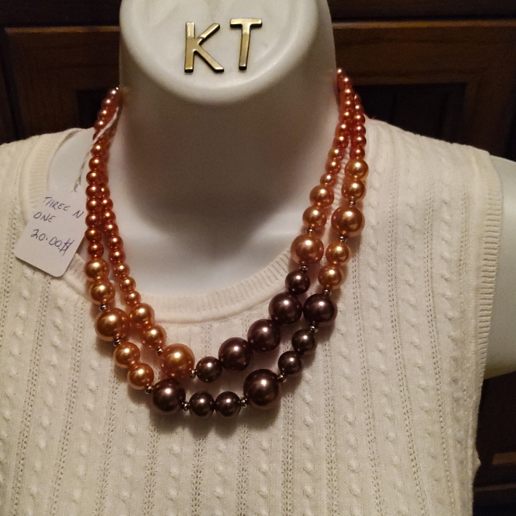 Im Selling A Necklace